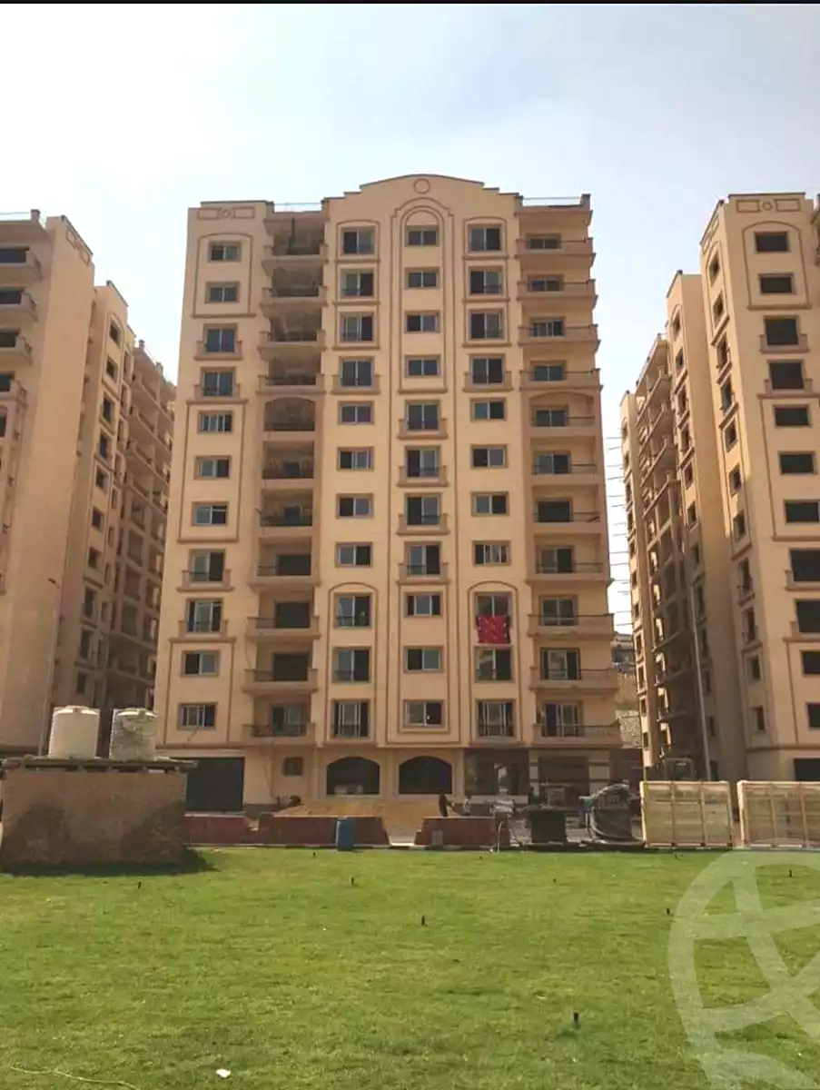 https://aqarmap.com.eg/ar/listing/2800348-for-sale-cairo-nasr-city-hay-el-sefarat-el-fatah-city