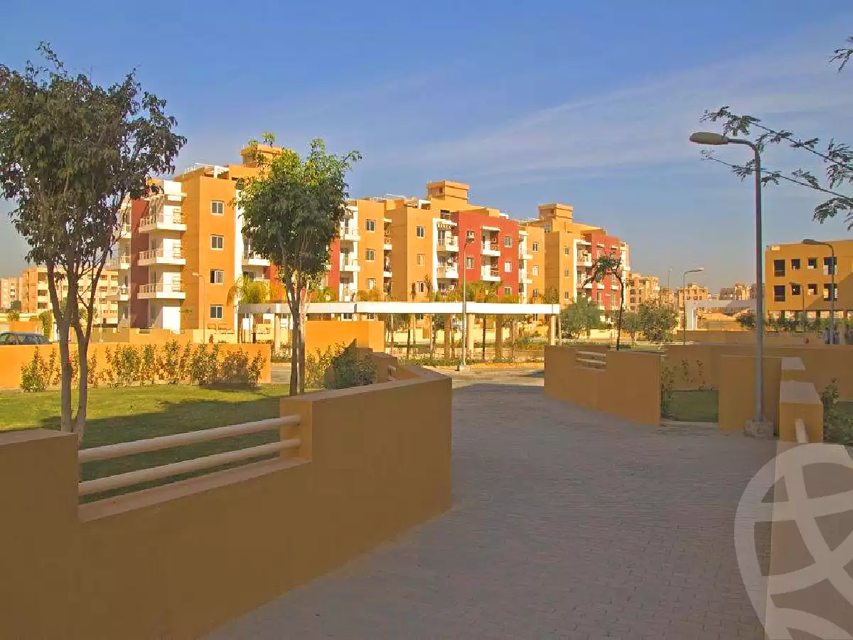 https://aqarmap.com.eg/ar/listing/2870078-projects-mashareq-compound