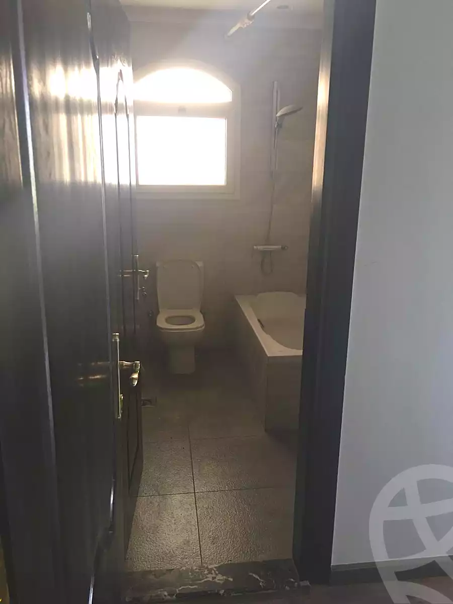 https://aqarmap.com.eg/ar/listing/3088449-for-rent-cairo-6th-of-october-compound-el-worod