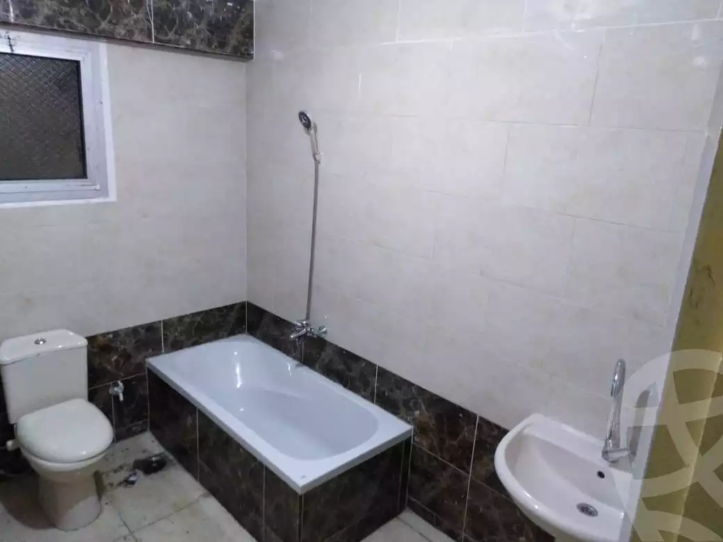 https://aqarmap.com.eg/ar/listing/3139611-for-rent-asyut-asyut-city-el-sadat-st