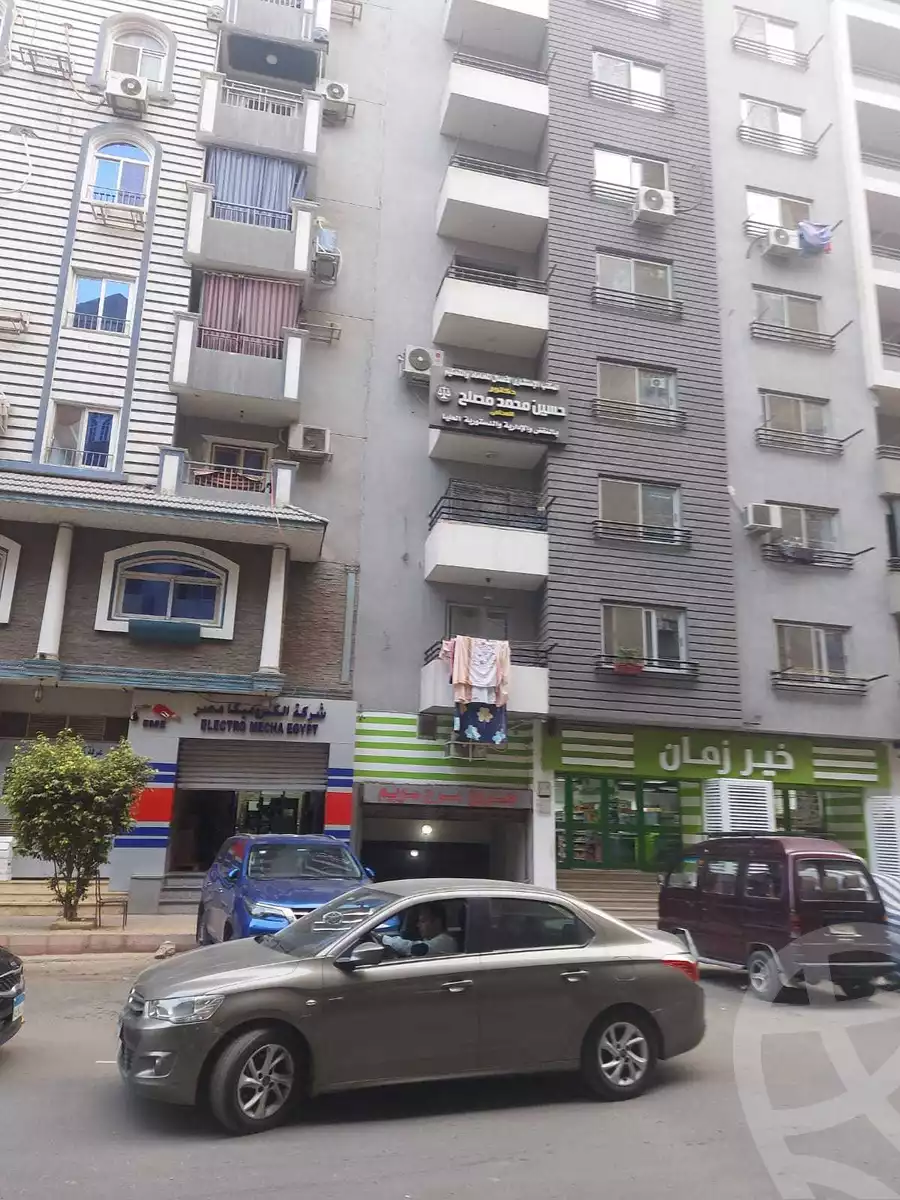 https://aqarmap.com.eg/ar/listing/3611260-for-sale-cairo-shoubra-lkhlfwy-dolenat-st