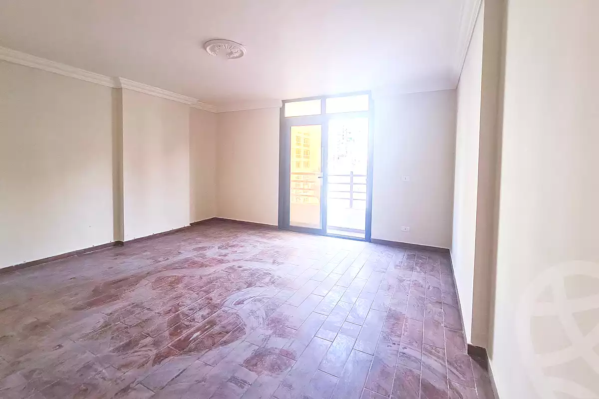 https://aqarmap.com.eg/ar/listing/3232000-for-rent-alexandria-sporting-abou-quer-st