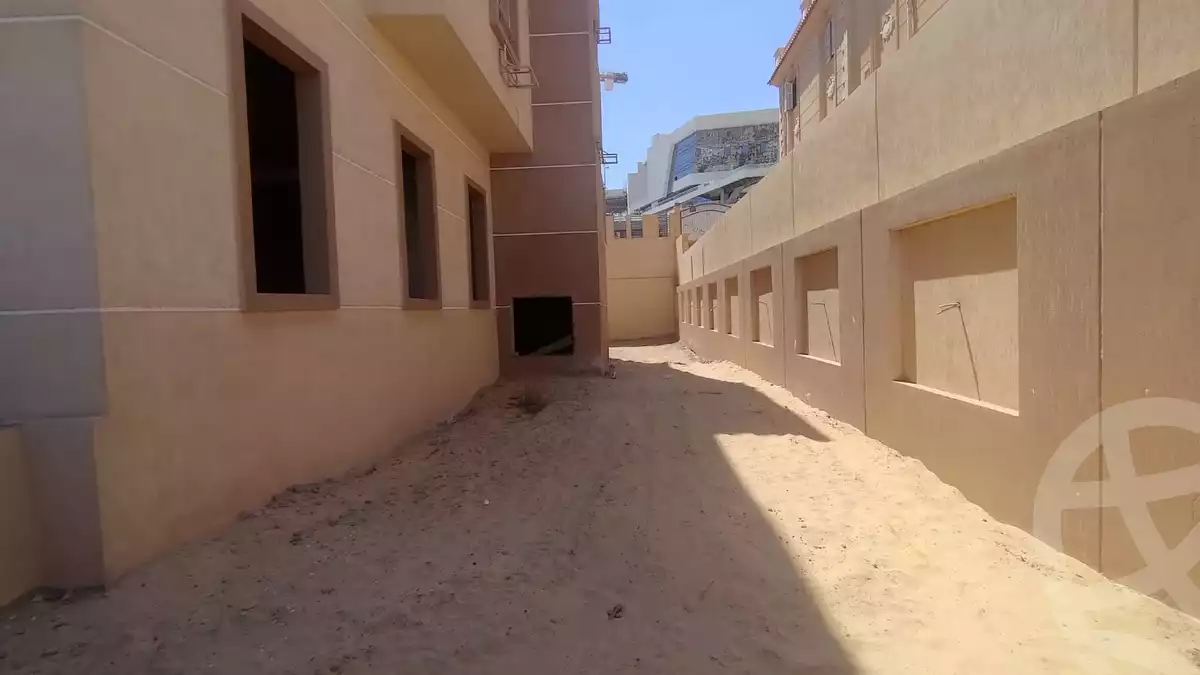 https://aqarmap.com.eg/ar/listing/3666483-for-sale-cairo-el-sheikh-zayed-city-el-hay-el-thaleth-ashaer-lhy-lthlth-shr