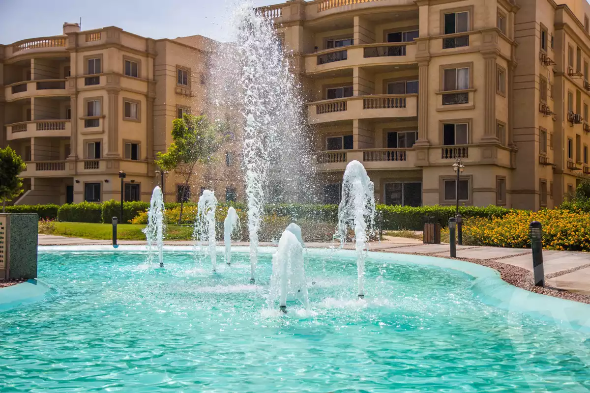 https://aqarmap.com.eg/ar/listing/6132945-for-sale-cairo-6th-of-october-hadaeq-october-kmbwnd-fy-hdyq-ktwbr-golf-residences