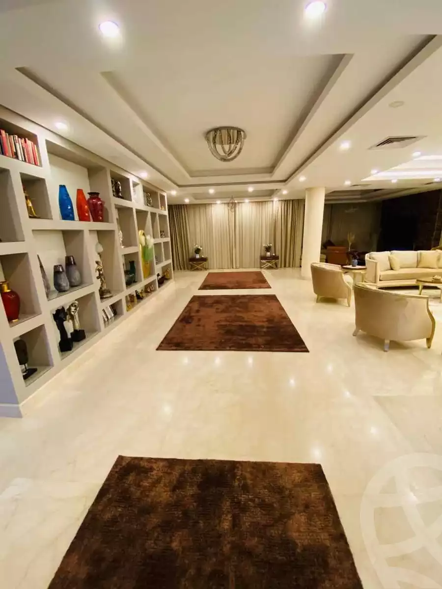 https://aqarmap.com.eg/ar/listing/3836437-for-sale-cairo-new-cairo-lrhb-city-phase-1-ahmed-rami-st