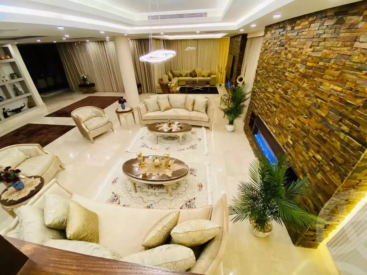 https://aqarmap.com.eg/ar/listing/3836437-for-sale-cairo-new-cairo-lrhb-city-phase-1-ahmed-rami-st