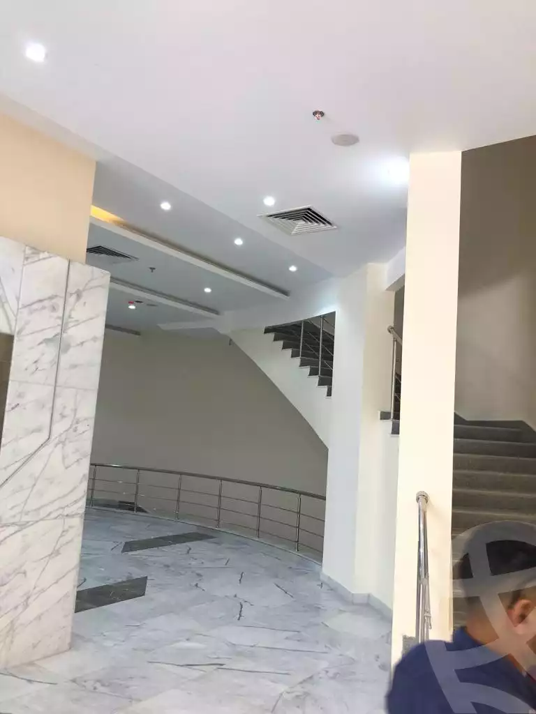 https://aqarmap.com.eg/ar/listing/3506117-for-rent-cairo-new-cairo-mohammed-nagib-axis-st