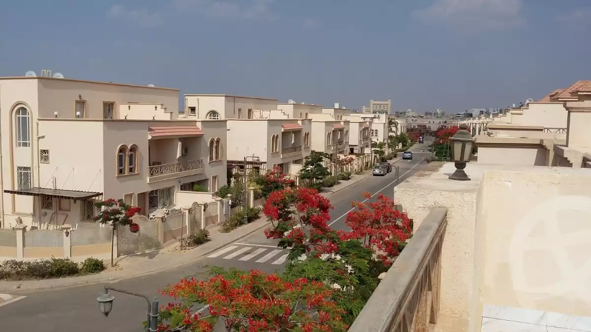https://aqarmap.com.eg/ar/listing/3615054-for-sale-cairo-el-sheikh-zayed-city-compounds-greens
