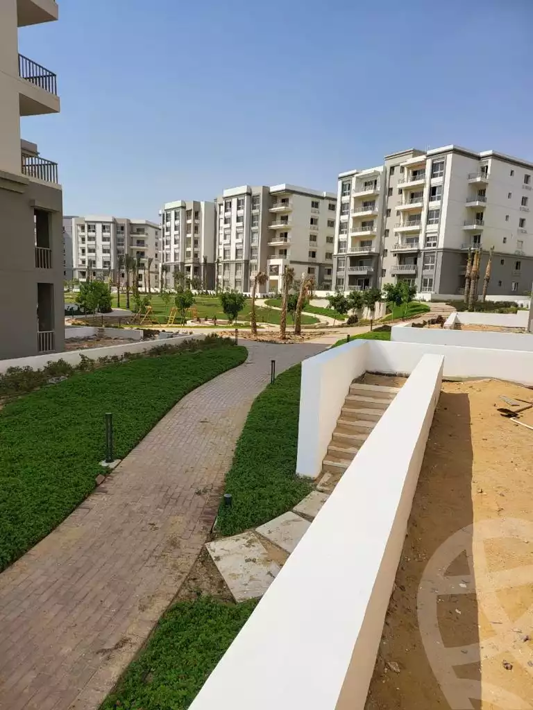 https://aqarmap.com.eg/ar/listing/3618911-for-sale-cairo-new-cairo-compounds-hyde-park