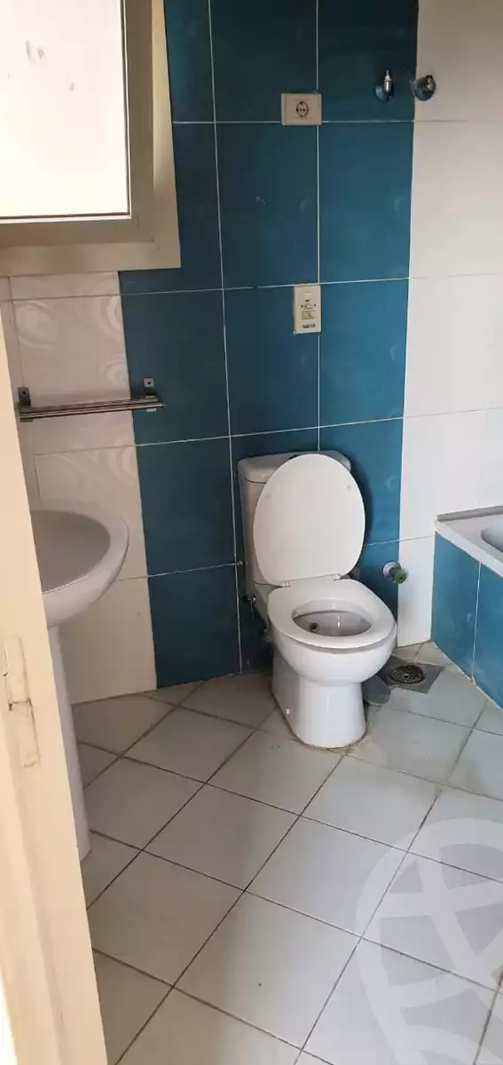 https://aqarmap.com.eg/ar/listing/3678626-for-rent-cairo-new-cairo-compounds-mena-residence
