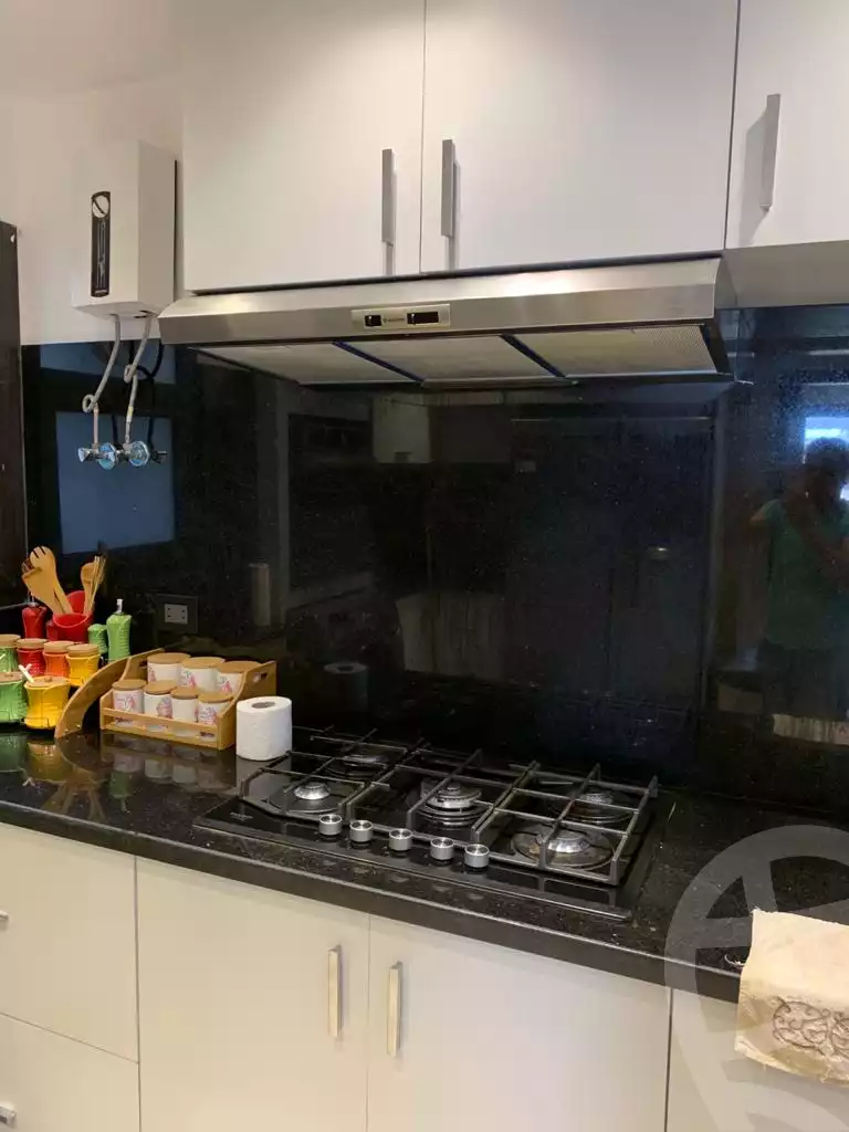 https://aqarmap.com.eg/ar/listing/3680054-for-rent-cairo-el-sheikh-zayed-city-compounds-kmbwnd-wyst-twn-swdyk