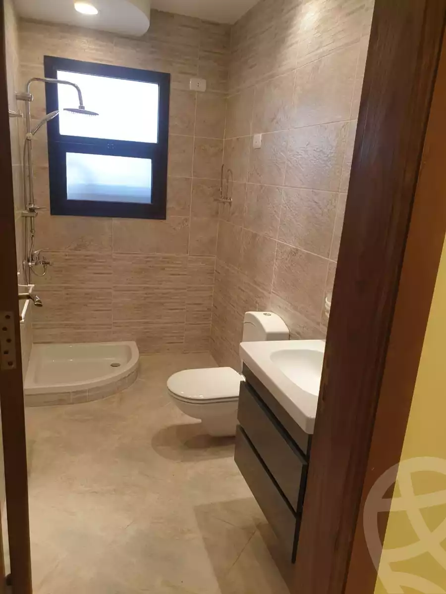 https://aqarmap.com.eg/ar/listing/3703167-for-rent-cairo-el-sheikh-zayed-city-compounds-kmbwnd-wyst-twn-swdyk