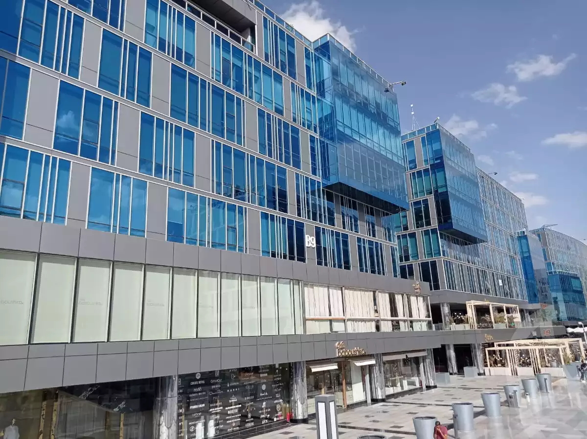 https://aqarmap.com.eg/ar/listing/4063652-for-sale-cairo-el-sheikh-zayed-city-compounds-in-sheikh-zayed-capital-business-park