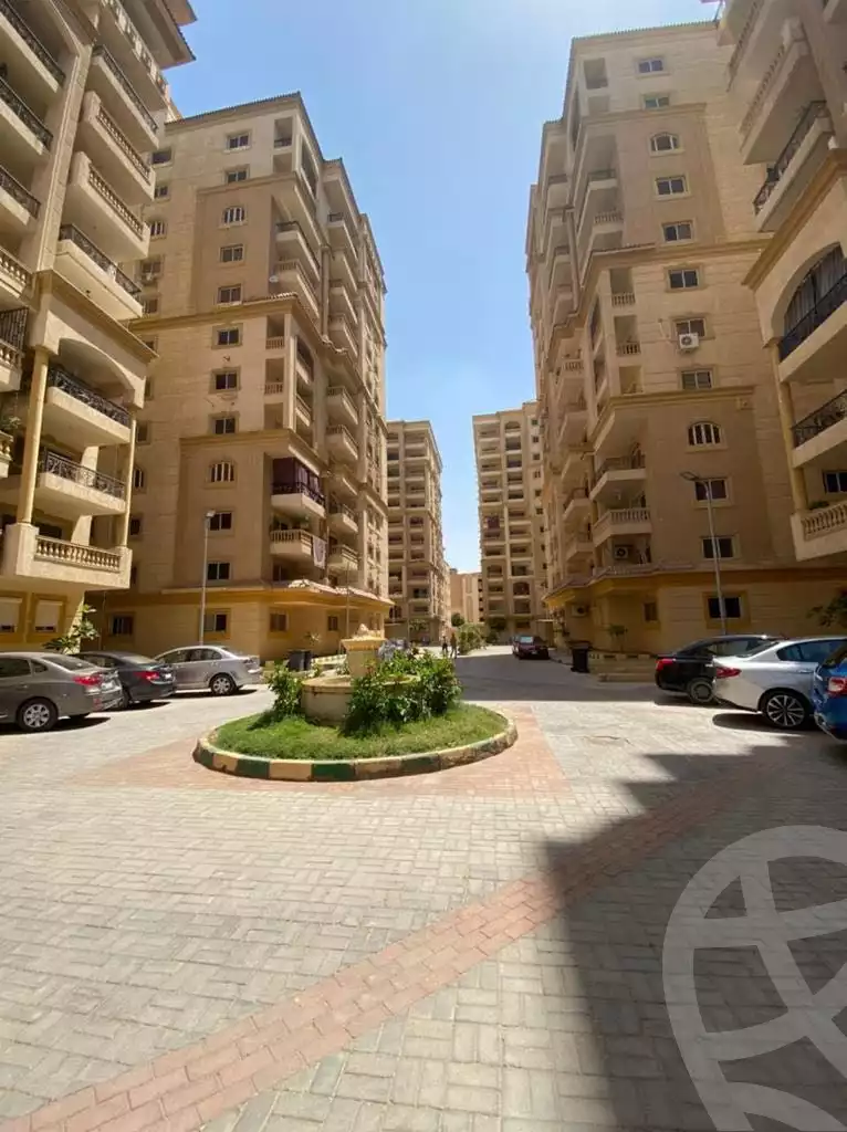 https://aqarmap.com.eg/en/listing/3721469-for-sale-cairo-al-oubour-tryq-msr-sm-yly-lshrwy-moon-city
