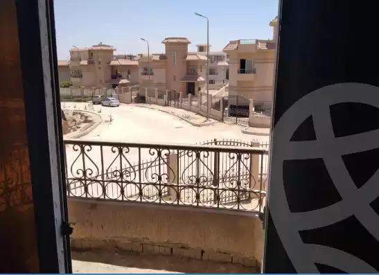 https://aqarmap.com.eg/en/listing/3727300-for-sale-cairo-new-cairo-lrhb-city-phase-1-ahmed-rami-st