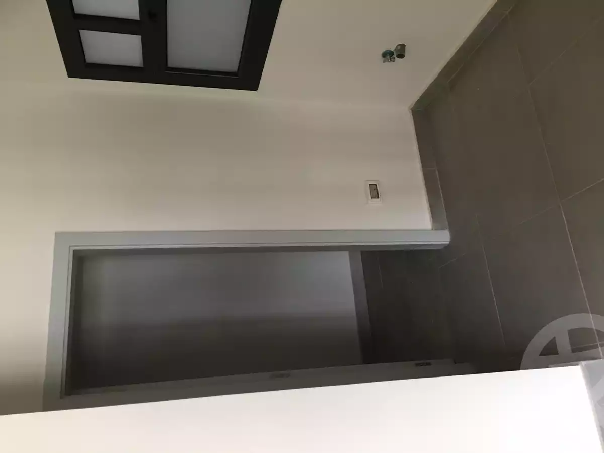 https://aqarmap.com.eg/ar/listing/3732837-for-rent-mdyn-lshrwq-compounds-alborouj