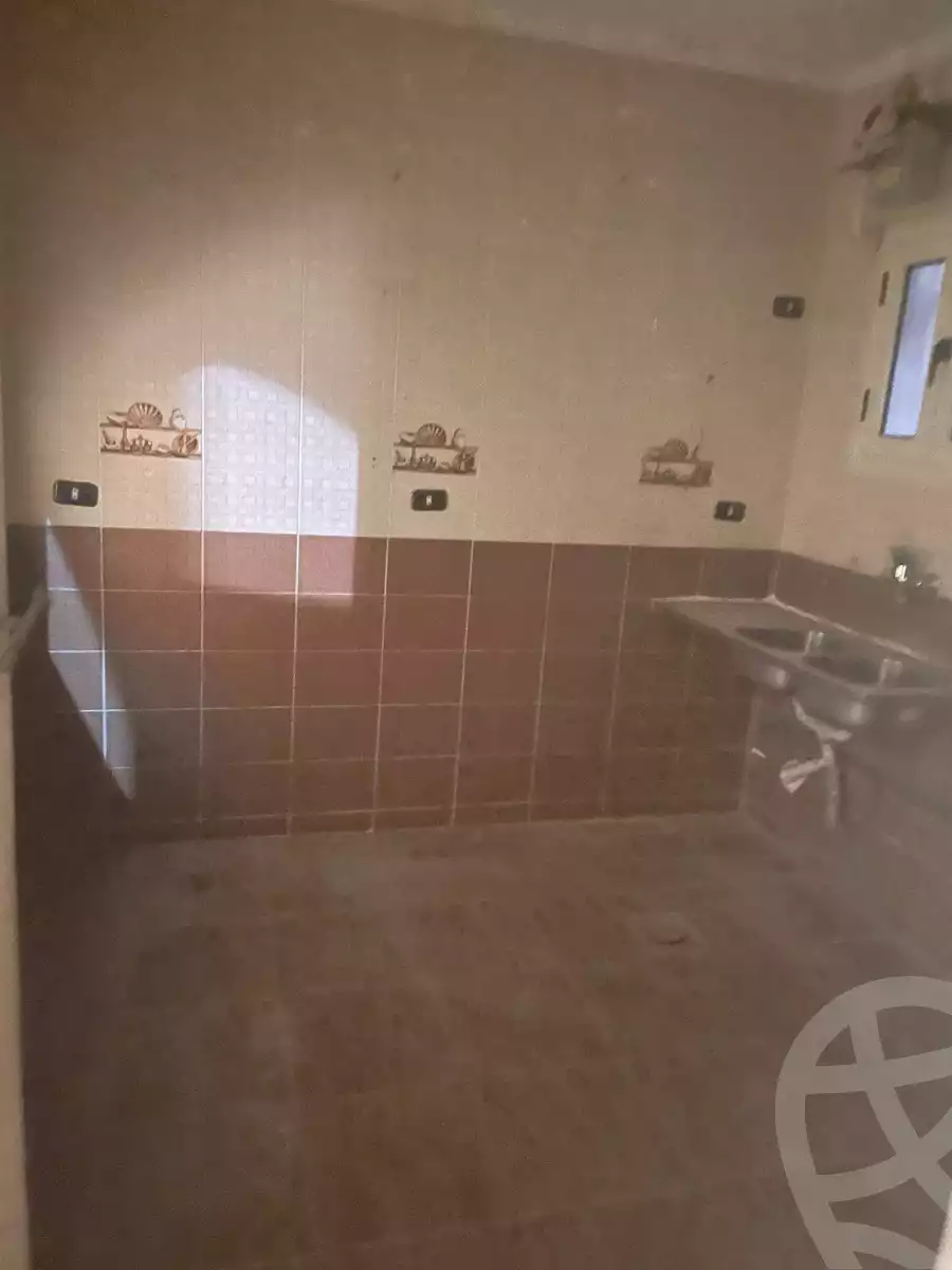 https://aqarmap.com.eg/ar/listing/4296896-for-rent-cairo-6th-of-october-el-ahyaa-neighborhood-2nd-divided-from-al-kafrawei-st