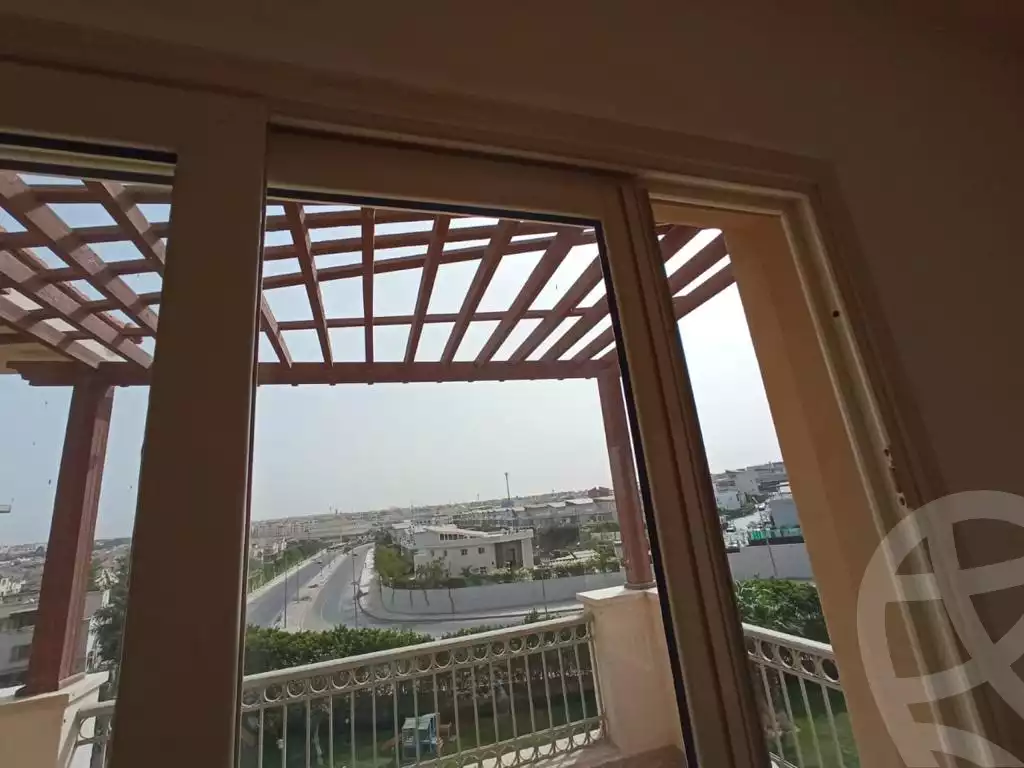 https://aqarmap.com.eg/ar/listing/3766587-for-sale-cairo-el-sheikh-zayed-city-compounds-greens