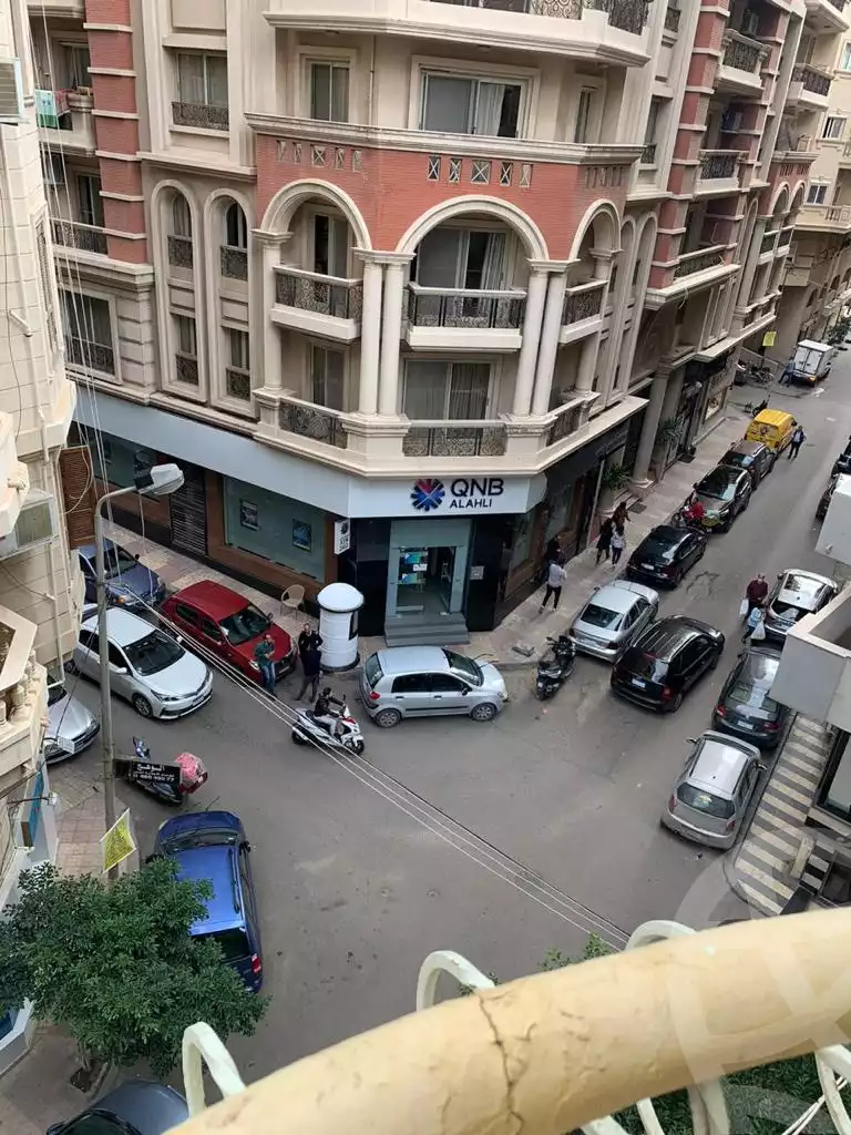 https://aqarmap.com.eg/en/listing/4244839-for-sale-alexandria-kafr-abdo-sant-giyn-st