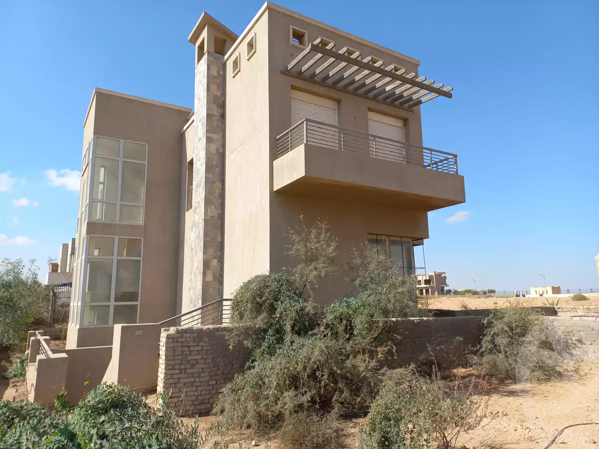 https://aqarmap.com.eg/ar/listing/3772811-for-sale-cairo-alex-cairo-desert-road-mdyn-sfnks-ljdyd