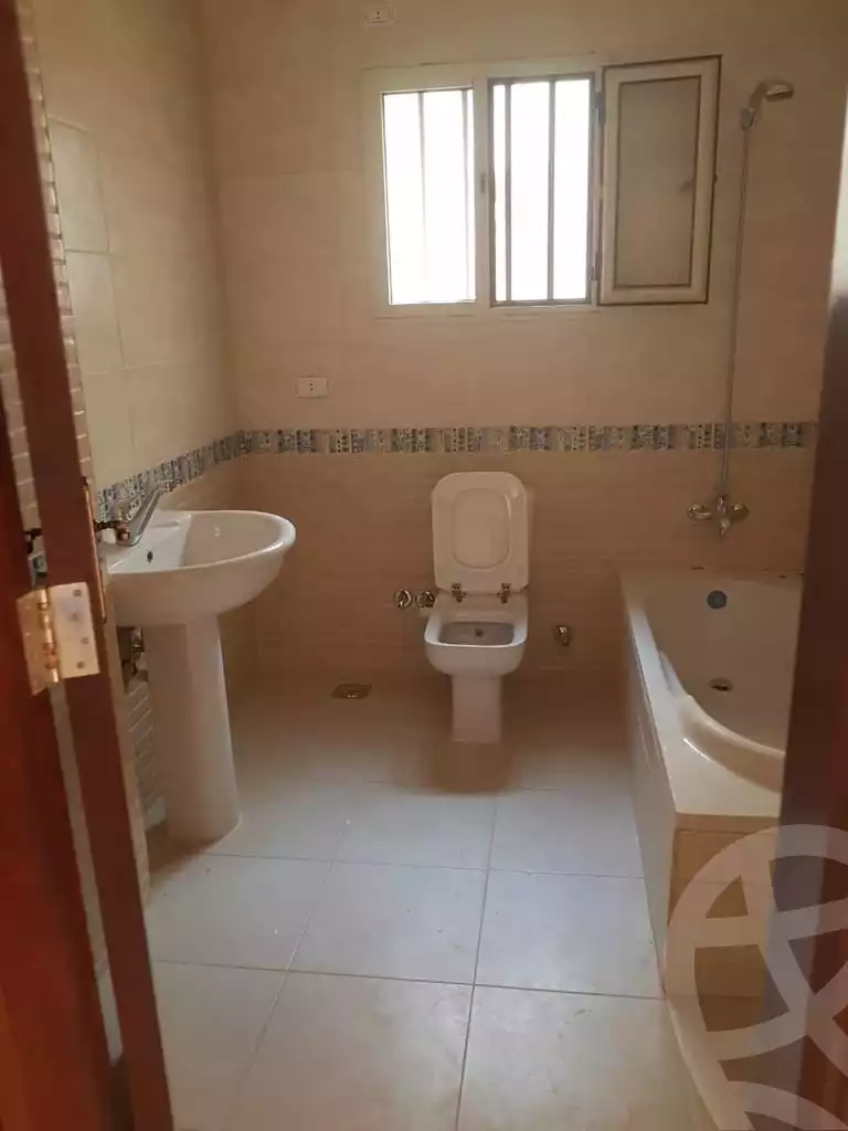 https://aqarmap.com.eg/ar/listing/3793441-for-sale-cairo-el-sheikh-zayed-city-compounds-greens
