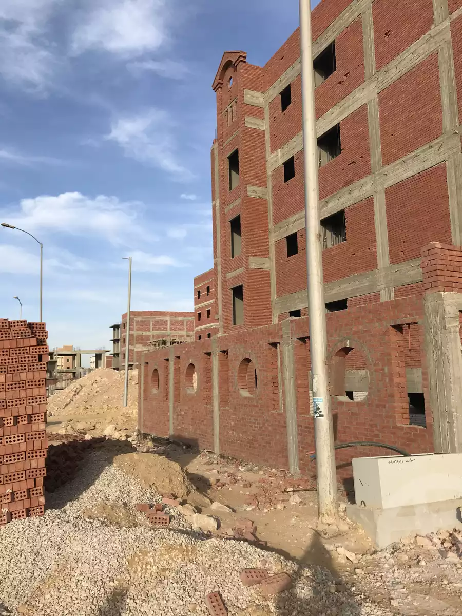 https://aqarmap.com.eg/ar/listing/3817723-for-sale-cairo-6th-of-october-ganob-el-ahyaaa-family-housing-al-kahraba-st