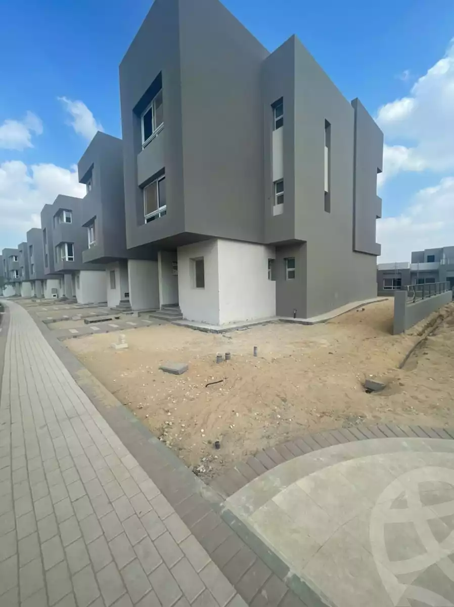https://aqarmap.com.eg/en/listing/4140742-for-sale-cairo-el-sheikh-zayed-city-compounds-in-sheikh-zayed-etapa