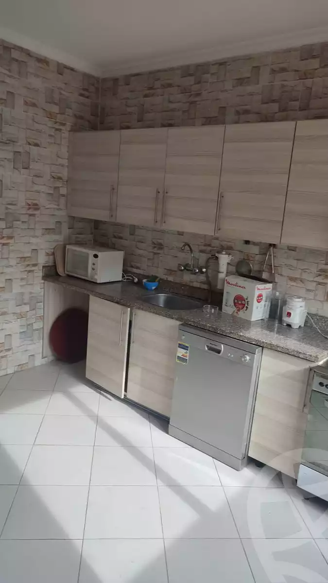 https://aqarmap.com.eg/ar/listing/3847961-for-sale-cairo-el-sheikh-zayed-city-compounds-greens