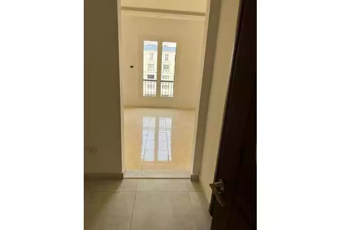 https://aqarmap.com.eg/ar/listing/3852119-for-rent-cairo-new-cairo-compounds-mountain-view-hyde-park