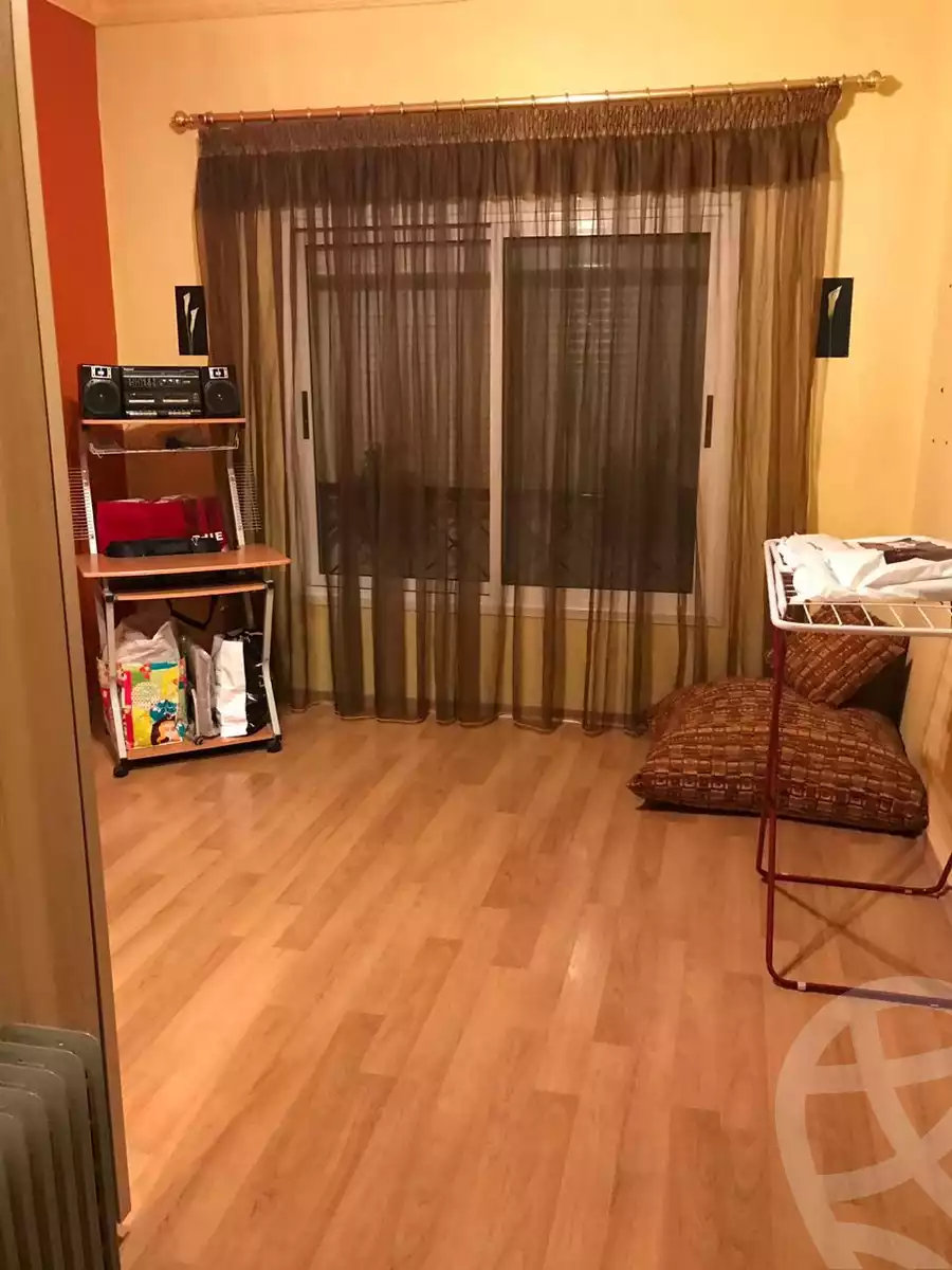 https://aqarmap.com.eg/ar/listing/3773135-for-sale-cairo-new-cairo-lrhb-city-phase-1-ahmed-rami-st