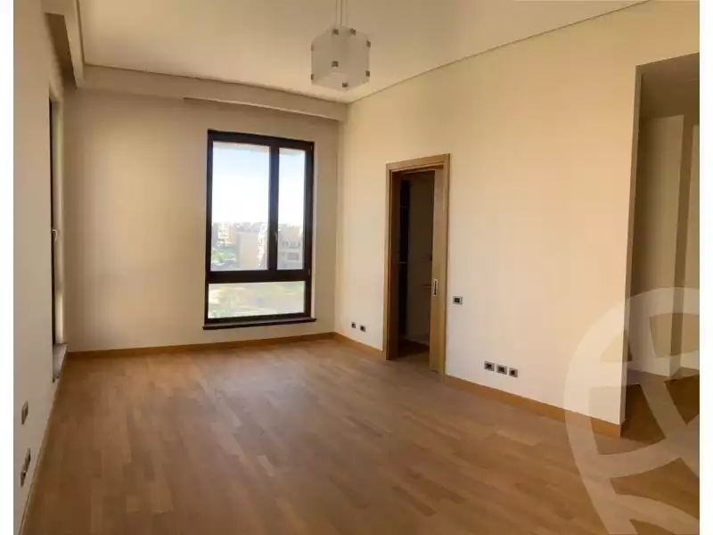 https://aqarmap.com.eg/en/listing/4232296-for-sale-cairo-el-sheikh-zayed-city-compounds-kmbwnd-wyst-twn-swdyk