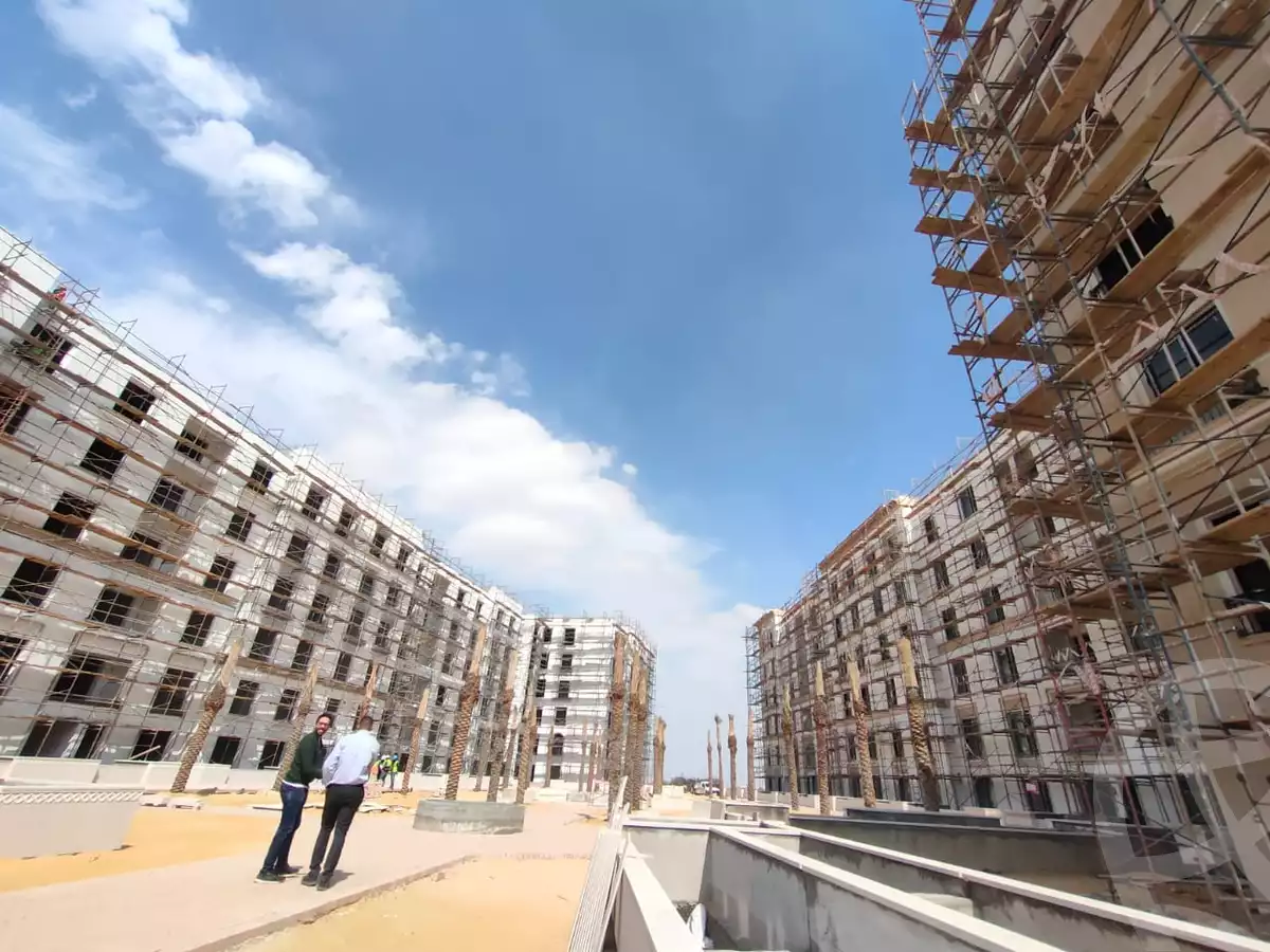https://aqarmap.com.eg/ar/listing/3871863-for-sale-cairo-el-sheikh-zayed-city-compounds-kmbwnd-fyldj-wyst-dr-llttwyr