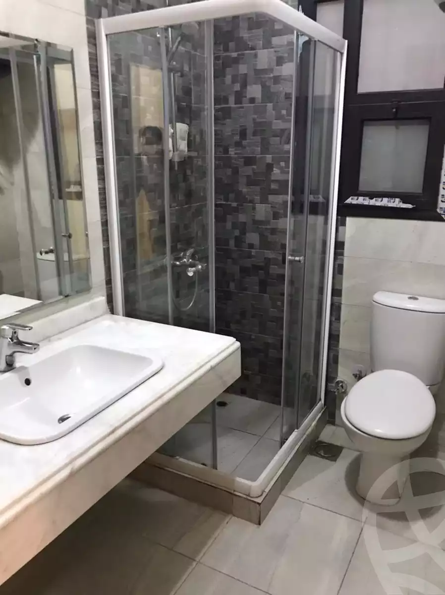 https://aqarmap.com.eg/ar/listing/3872601-for-rent-cairo-el-sheikh-zayed-city-compounds-kmbwnd-wyst-twn-swdyk