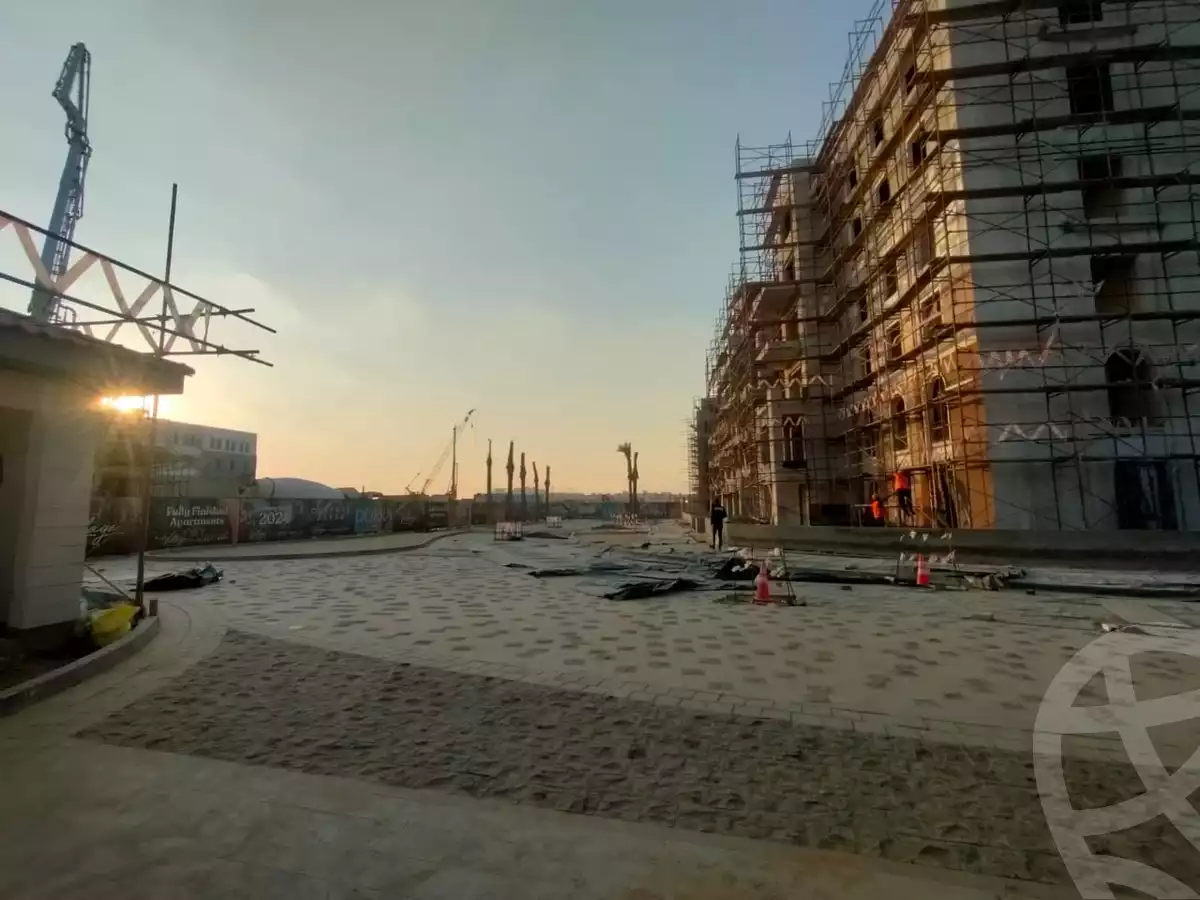 https://aqarmap.com.eg/ar/listing/3873490-for-sale-cairo-el-sheikh-zayed-city-compounds-kmbwnd-fyldj-wyst-dr-llttwyr