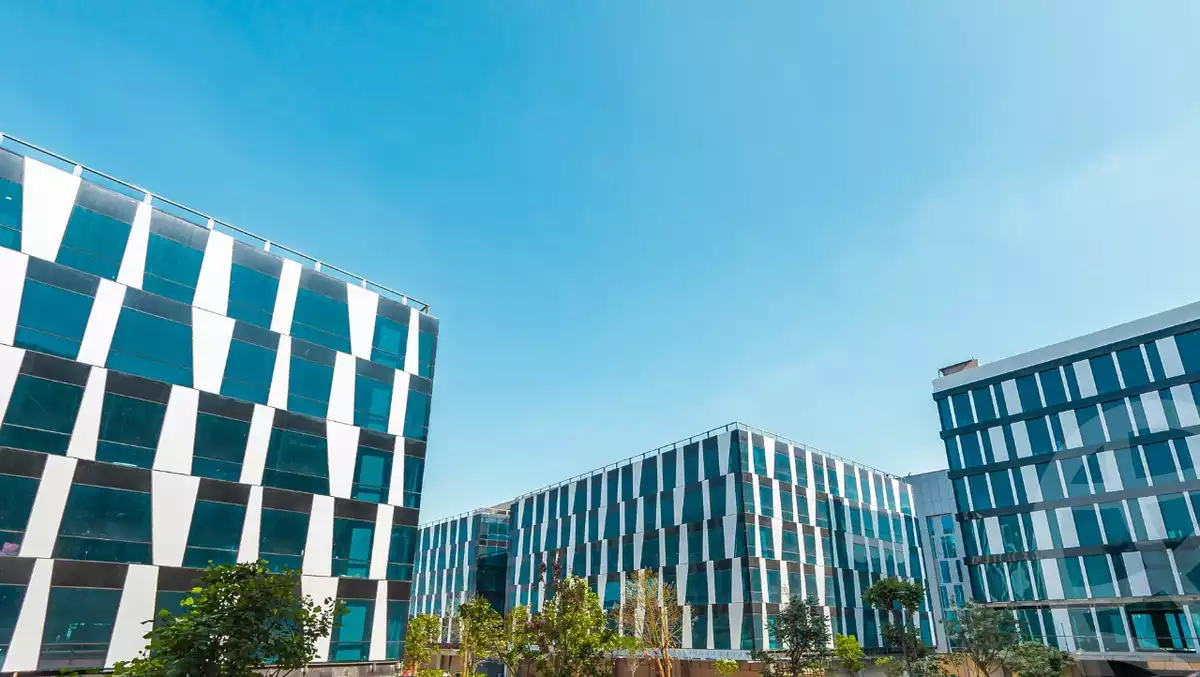 https://aqarmap.com.eg/ar/listing/3880733-for-sale-cairo-el-sheikh-zayed-city-compounds-brk-stryt-mwl-sky