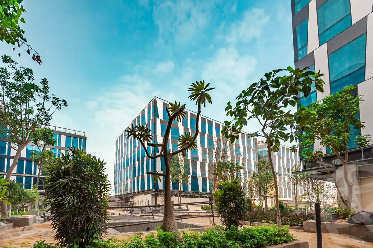 https://aqarmap.com.eg/ar/listing/3880733-for-sale-cairo-el-sheikh-zayed-city-compounds-brk-stryt-mwl-sky