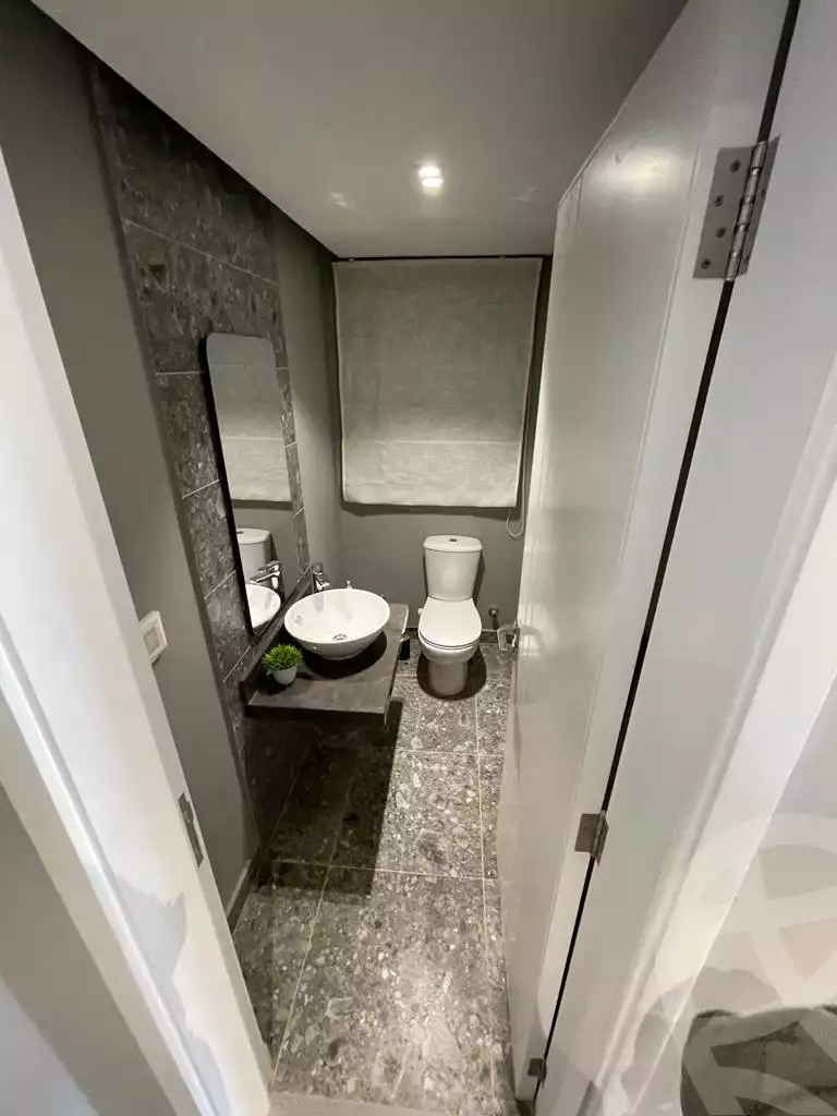 https://aqarmap.com.eg/en/listing/3881850-for-sale-cairo-el-sheikh-zayed-city-compounds-kmbwnd-fyldj-wyst-dr-llttwyr