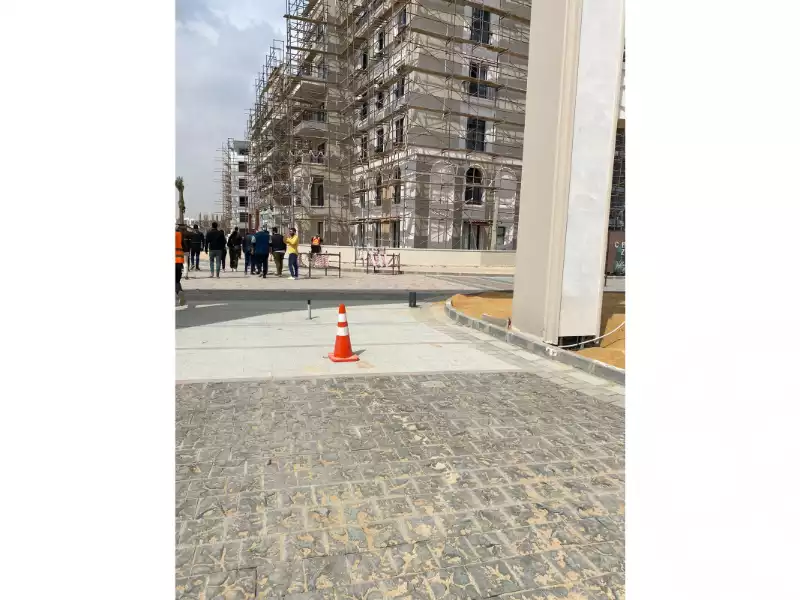 https://aqarmap.com.eg/ar/listing/3890740-for-sale-cairo-el-sheikh-zayed-city-compounds-kmbwnd-fyldj-wyst-dr-llttwyr