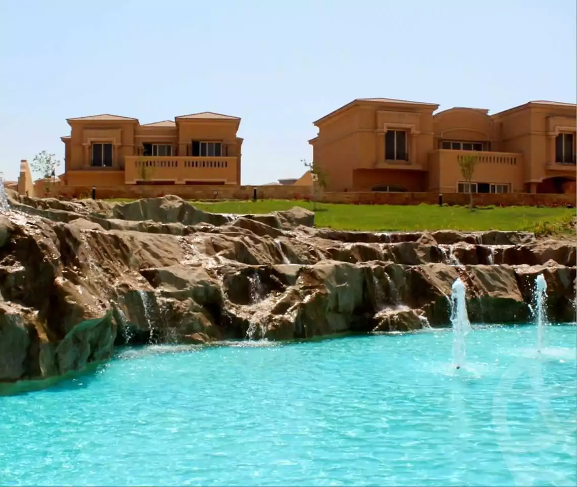 https://aqarmap.com.eg/ar/listing/3906942-for-sale-cairo-el-sheikh-zayed-city-compounds-in-sheikh-zayed-royal-meadows