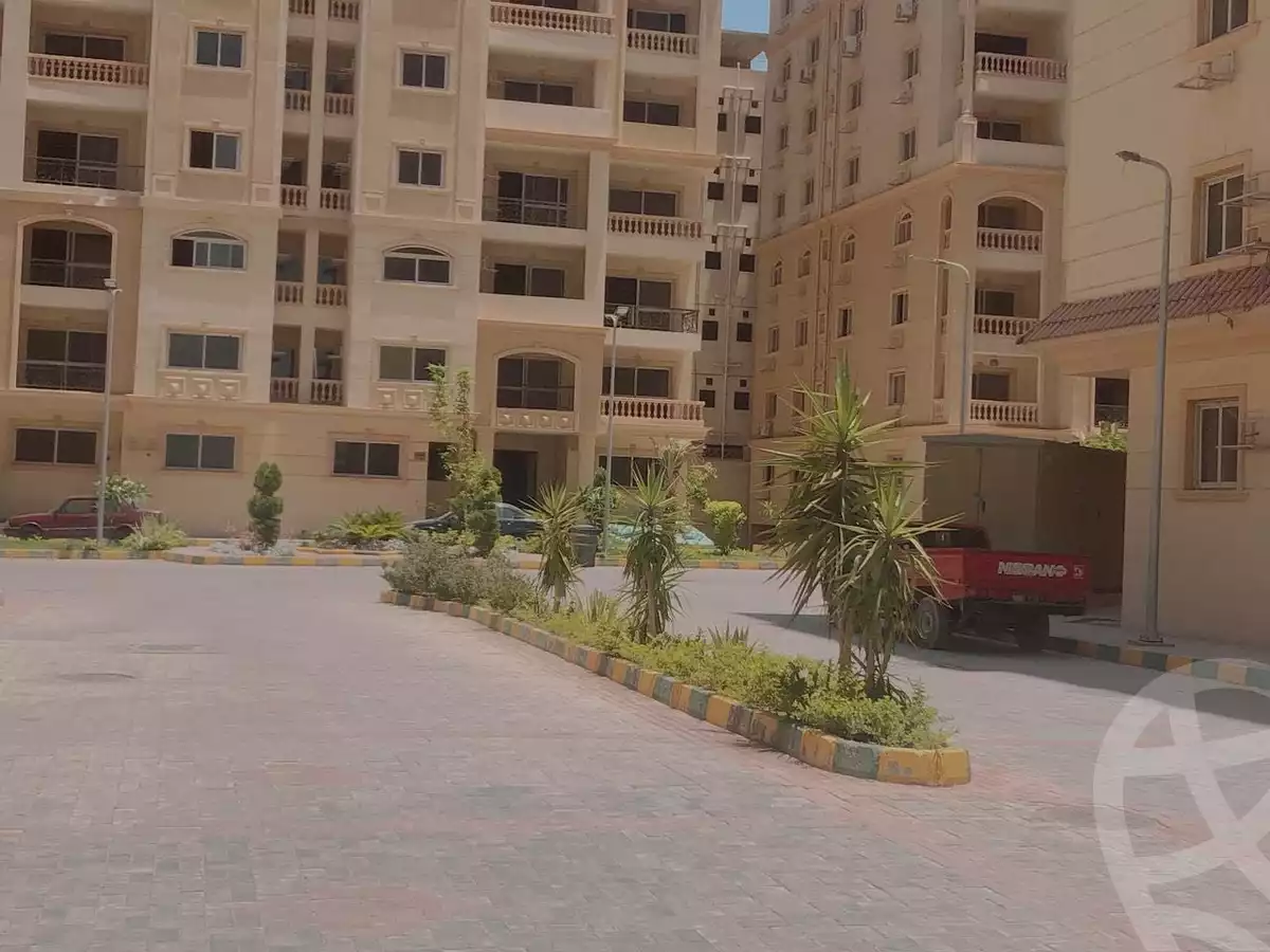 https://aqarmap.com.eg/en/listing/3950727-for-sale-cairo-al-oubour-tryq-msr-sm-yly-lshrwy-moon-city