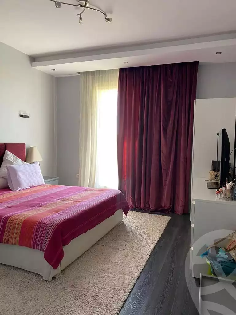 https://aqarmap.com.eg/ar/listing/3953297-for-rent-cairo-el-sheikh-zayed-city-compounds-in-sheikh-zayed-royal-meadows