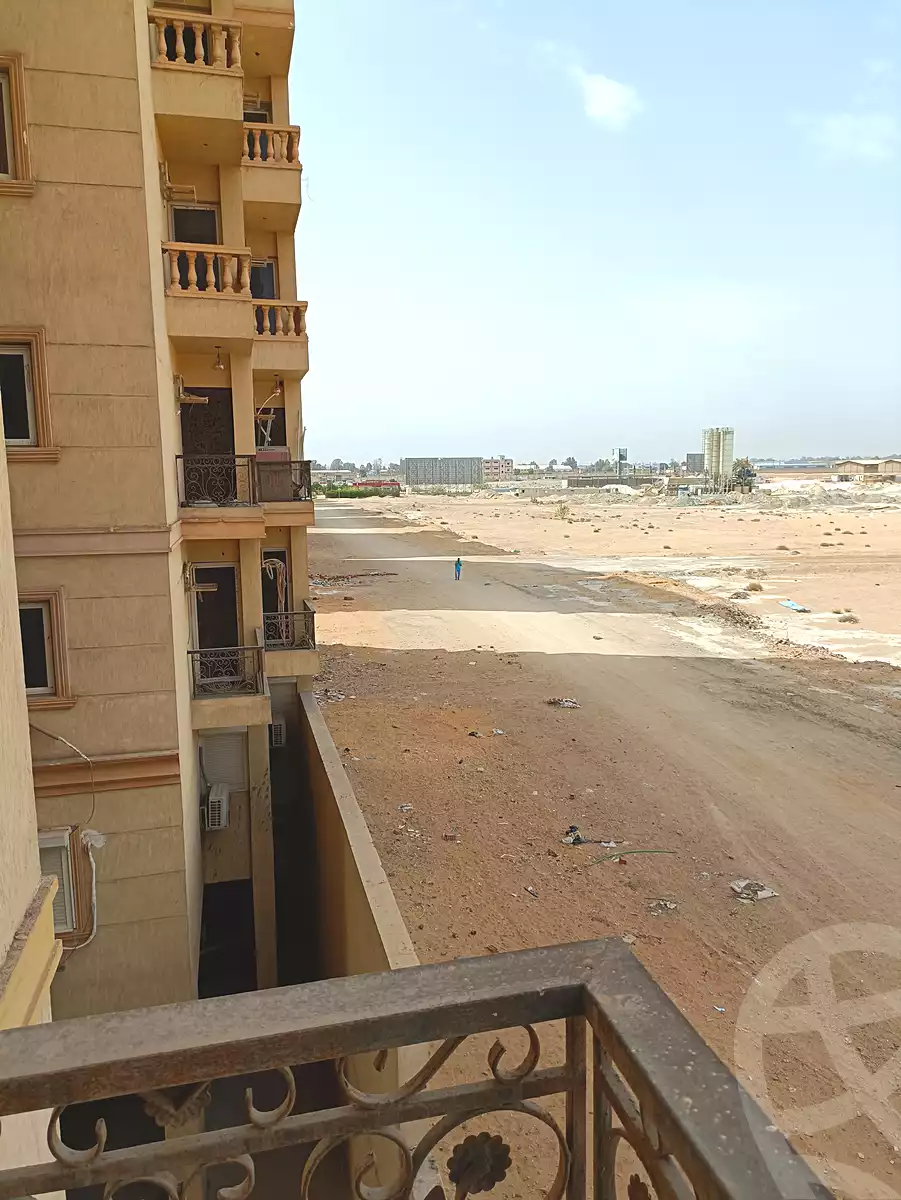 https://aqarmap.com.eg/ar/listing/3990146-for-sale-cairo-al-oubour-tryq-msr-sm-yly-lshrwy-moon-city