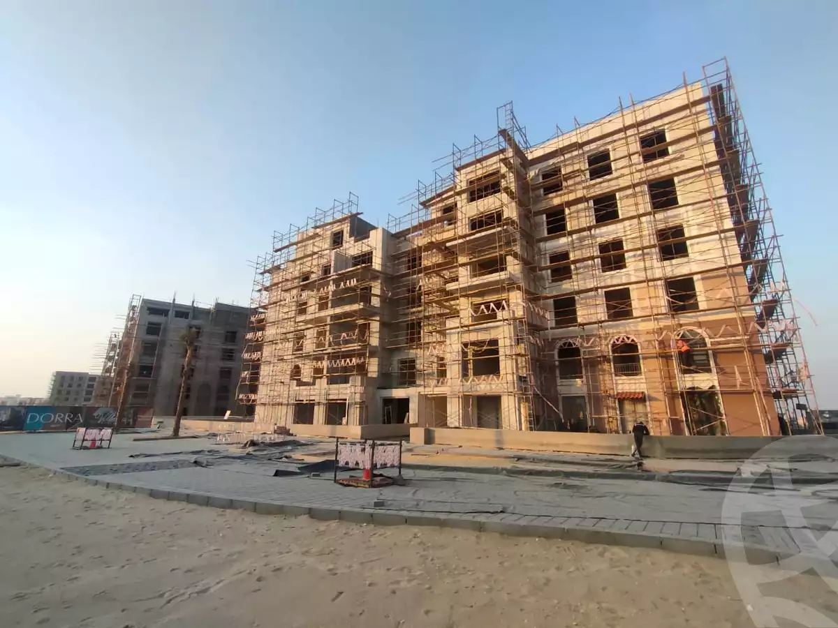 https://aqarmap.com.eg/ar/listing/3993725-for-sale-cairo-el-sheikh-zayed-city-compounds-kmbwnd-fyldj-wyst-dr-llttwyr