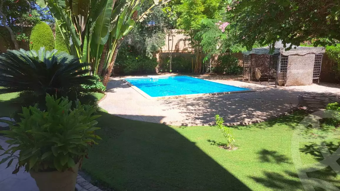 https://aqarmap.com.eg/en/listing/4348336-for-sale-cairo-6th-of-october-compound-royal-hills