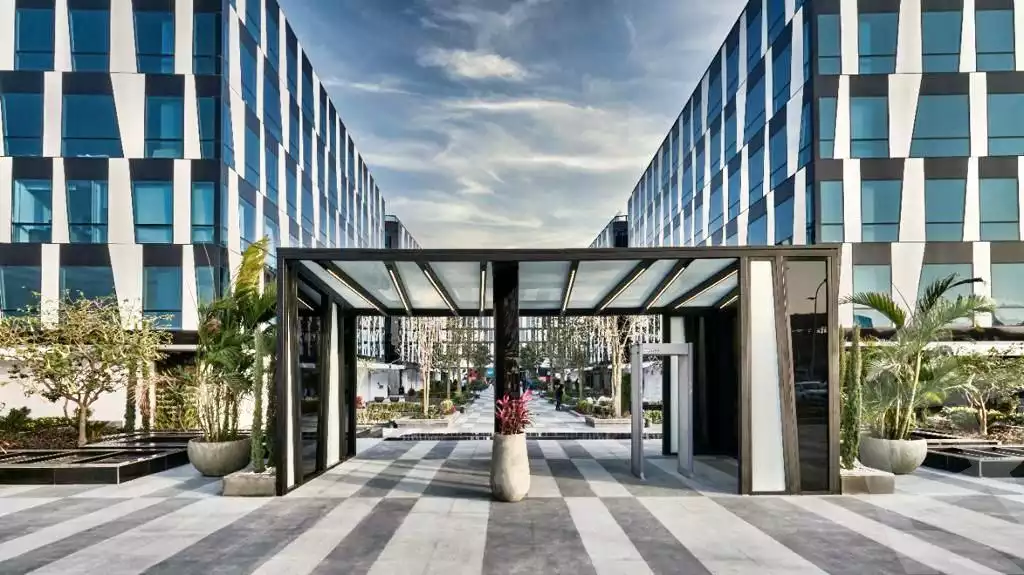 https://aqarmap.com.eg/ar/listing/4006629-for-sale-cairo-el-sheikh-zayed-city-compounds-brk-stryt-mwl-sky