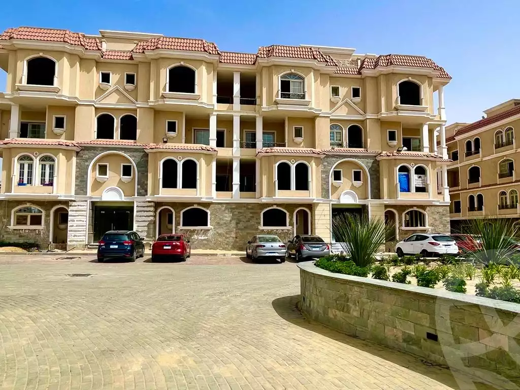 https://aqarmap.com.eg/en/listing/4048669-for-sale-cairo-6th-of-october-compounds-bhy