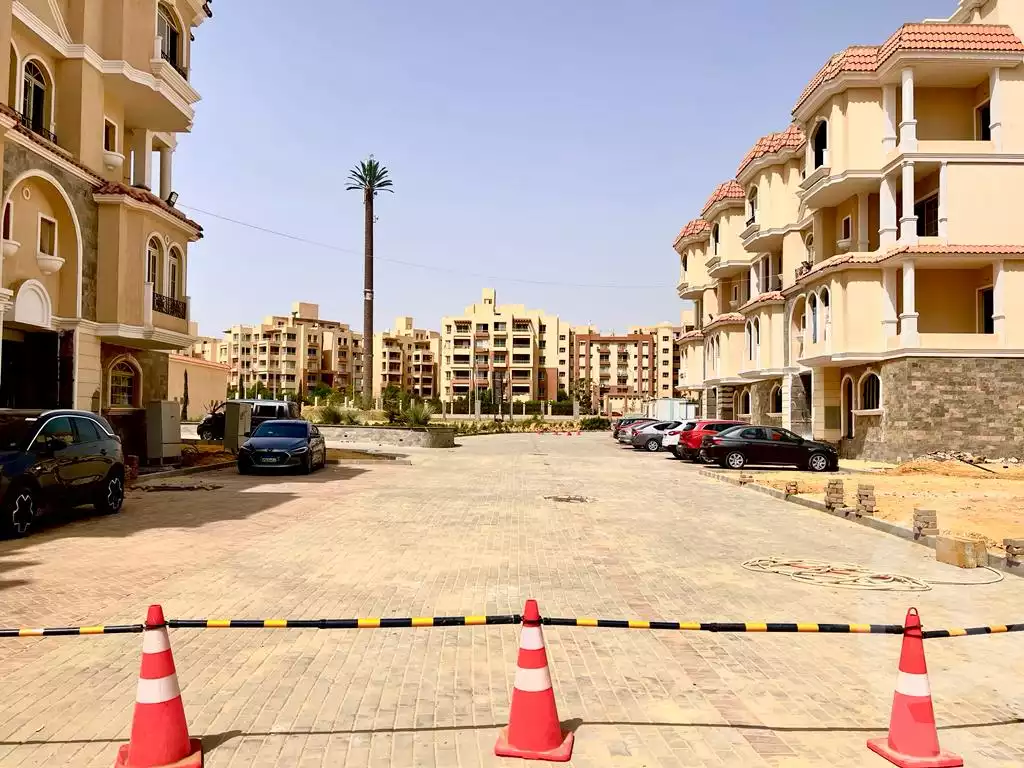https://aqarmap.com.eg/en/listing/4048669-for-sale-cairo-6th-of-october-compounds-bhy