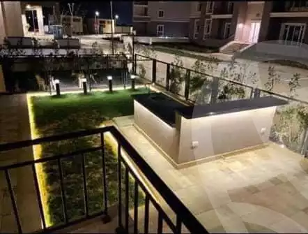 https://aqarmap.com.eg/en/listing/4050222-for-sale-cairo-6th-of-october-compound-october-plaza