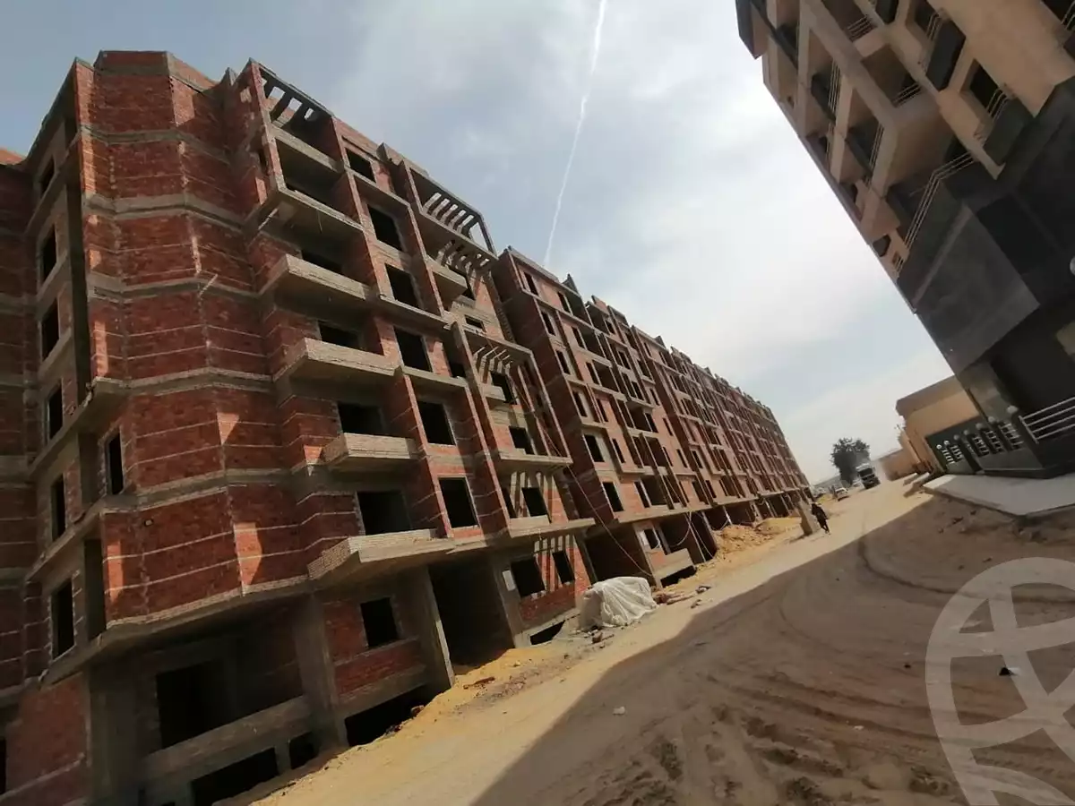 https://aqarmap.com.eg/en/listing/4051606-for-sale-cairo-ismailia-desert-road-golden-park