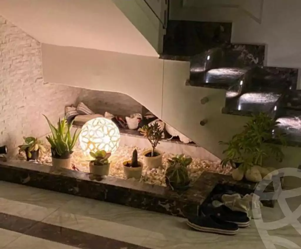 https://aqarmap.com.eg/ar/listing/4051807-for-sale-cairo-el-sheikh-zayed-city-el-hay-elasher-street-100